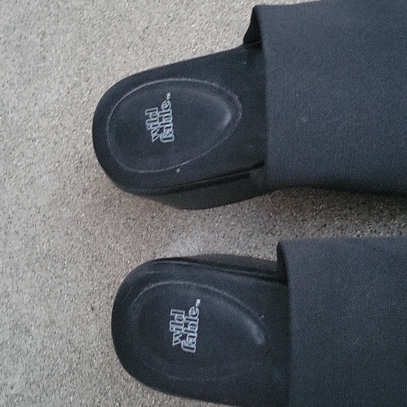 Women's Black Platform Slide Sandals - Picture 5 of 6